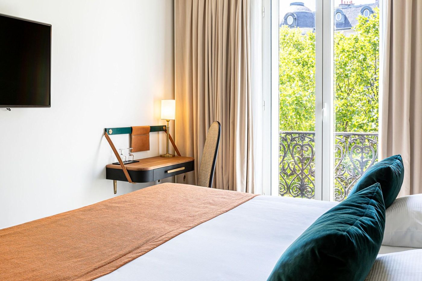 Le-Friedland-Room-23