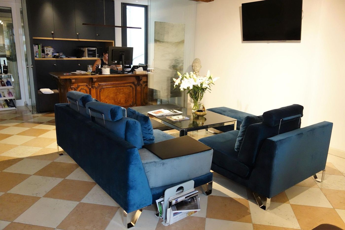 Höll am Main - Germany - RUESSELSHEIM - Lobby - 1