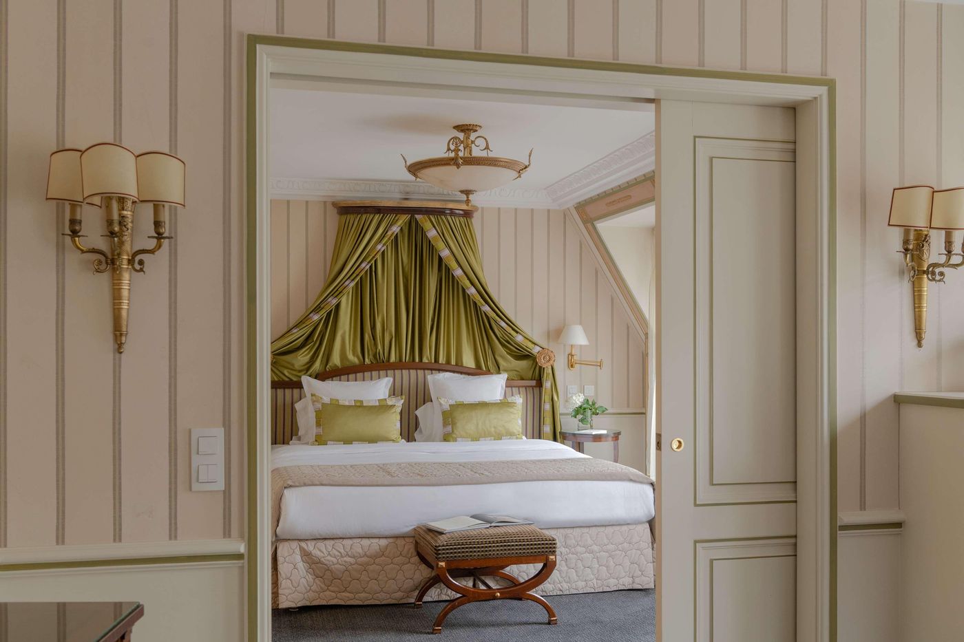 H----tel-Napol----on-Paris-Room-69