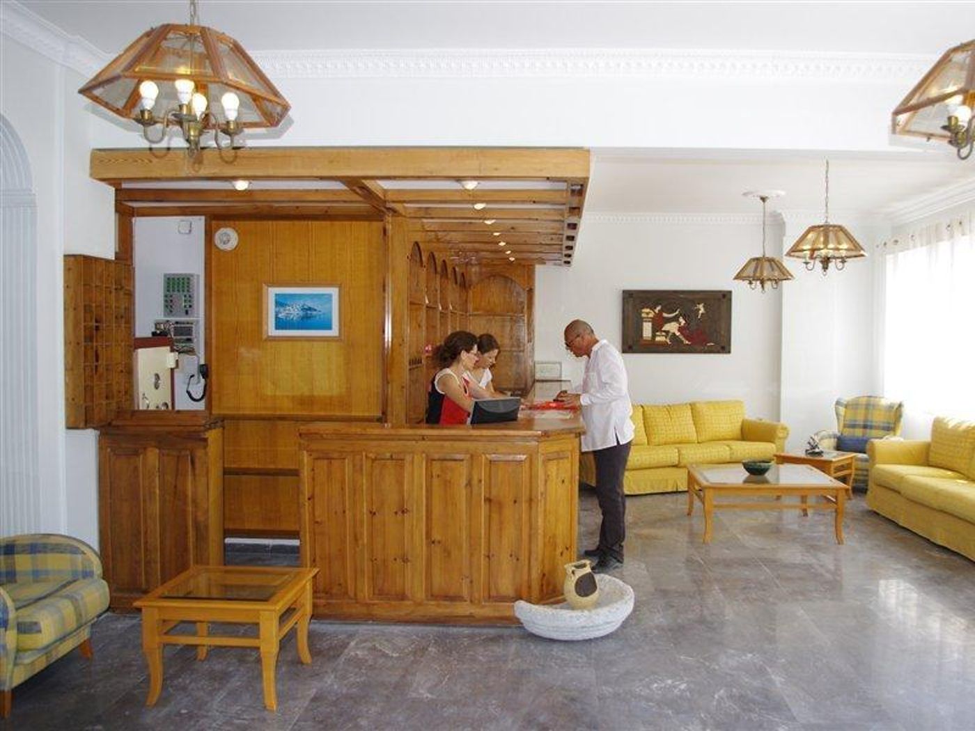 Kamari-Blu-Boutique-Hotel-Lobby-25