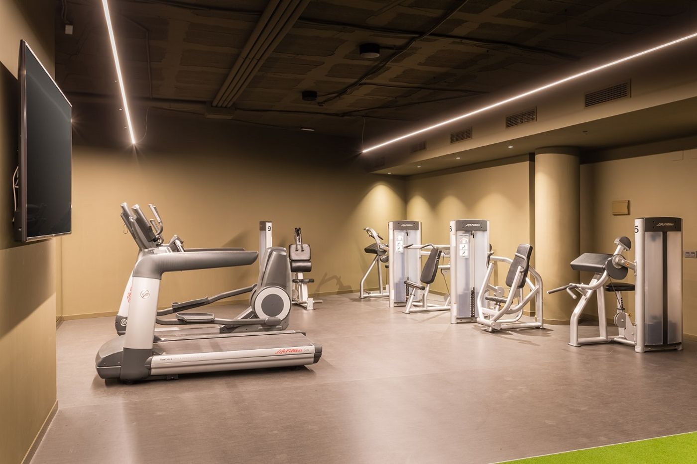 Express-Tarragona-Sports-and-Entertainment-32