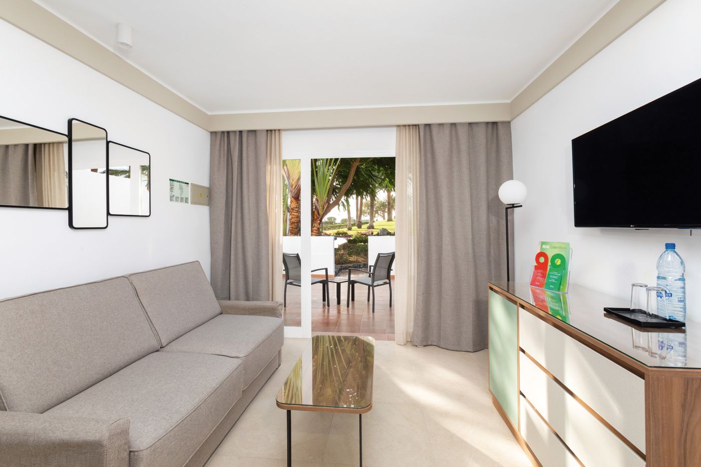 Club-Hotel-Riu-Paraiso-Lanzarote-Resort-Room-59
