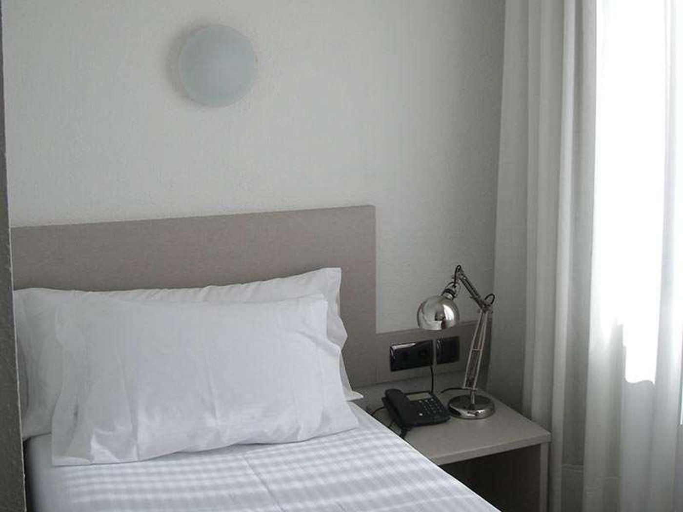 Los Angeles-Spain-BOO DE GUARNIZO-Room-10