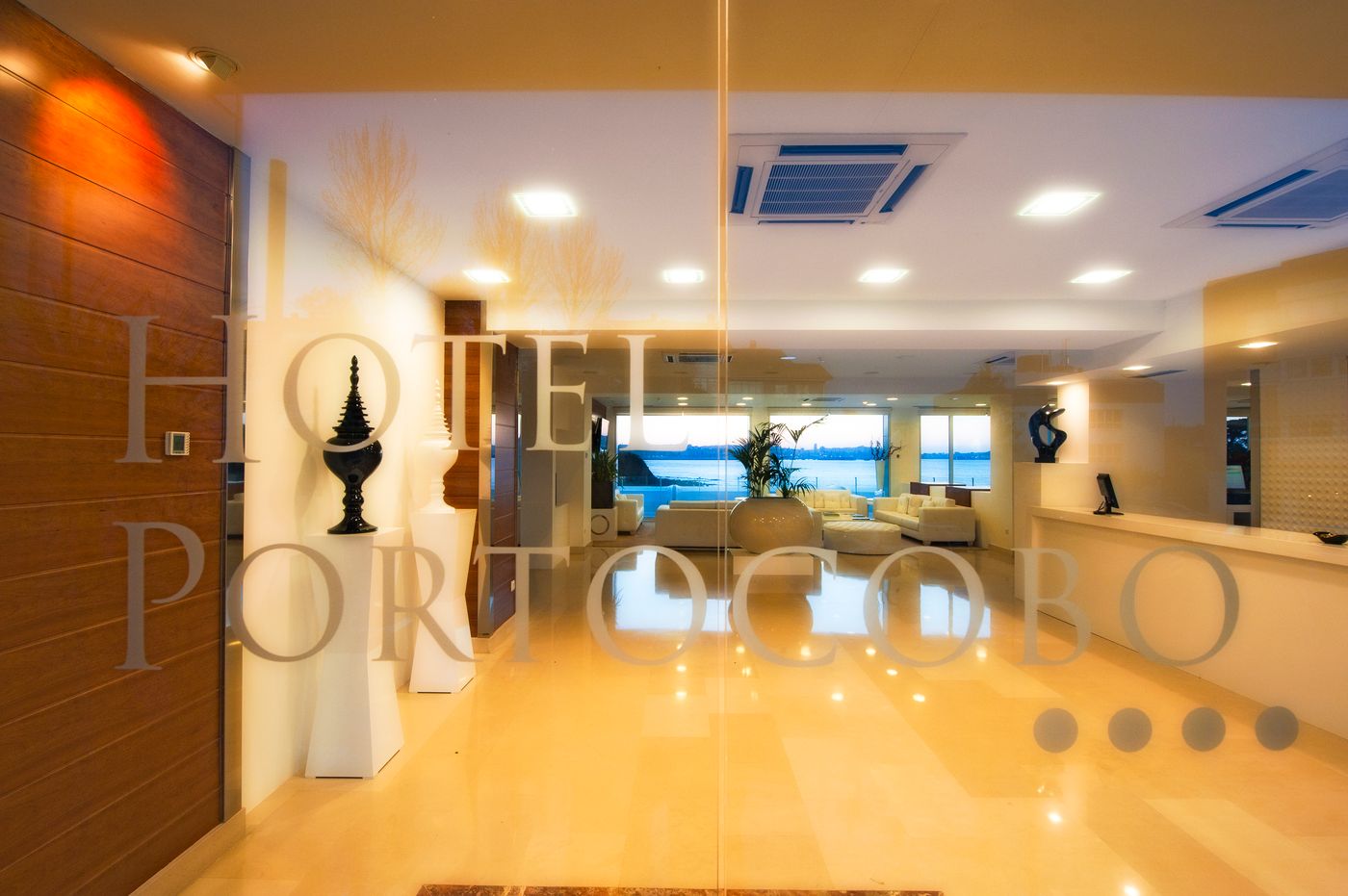 Portocobo-Spain-OLEIROS-Lobby-9