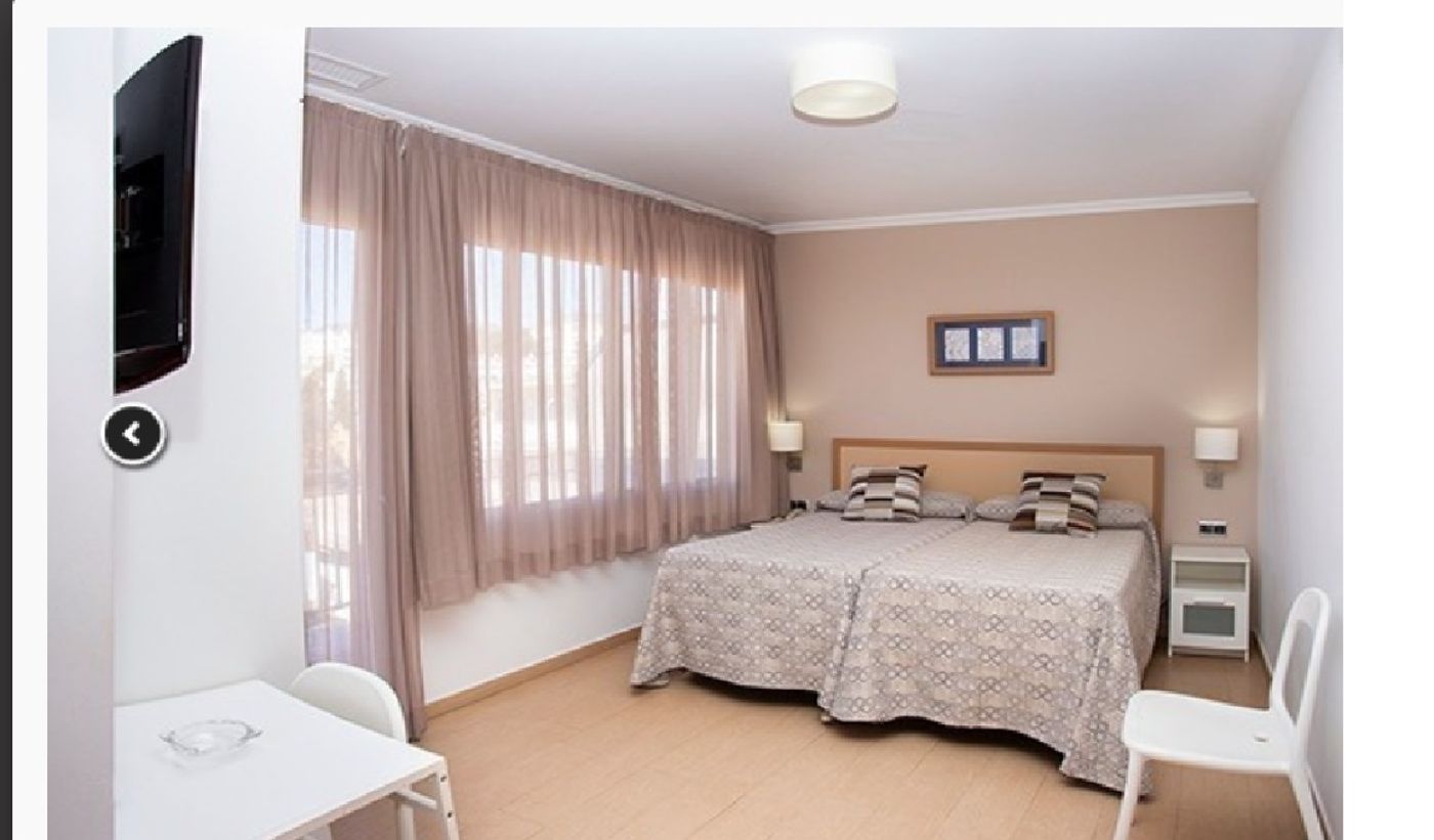 Ecuador-Park-Room-33