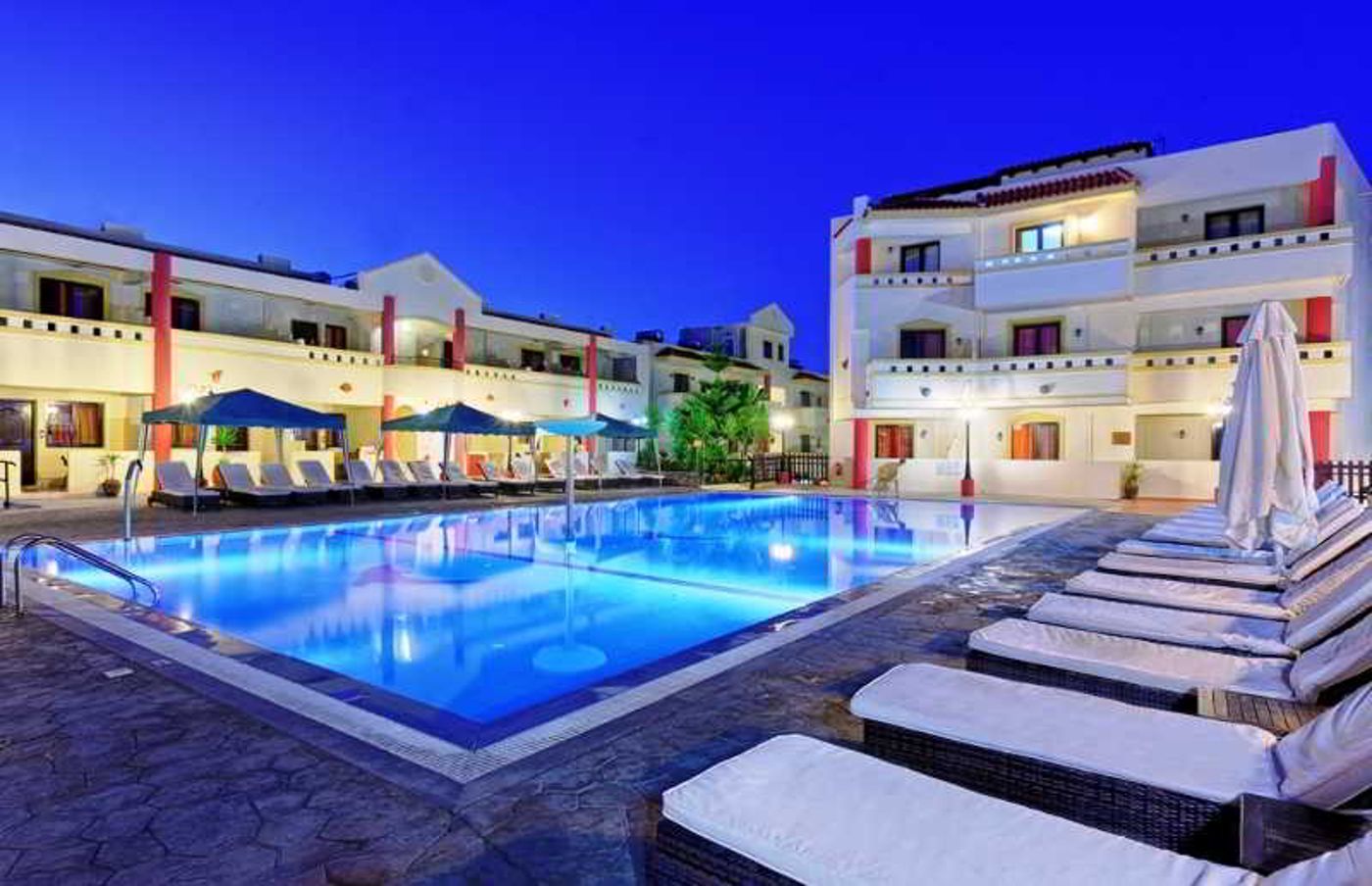 St--Constantin-Hotel-Pool-10