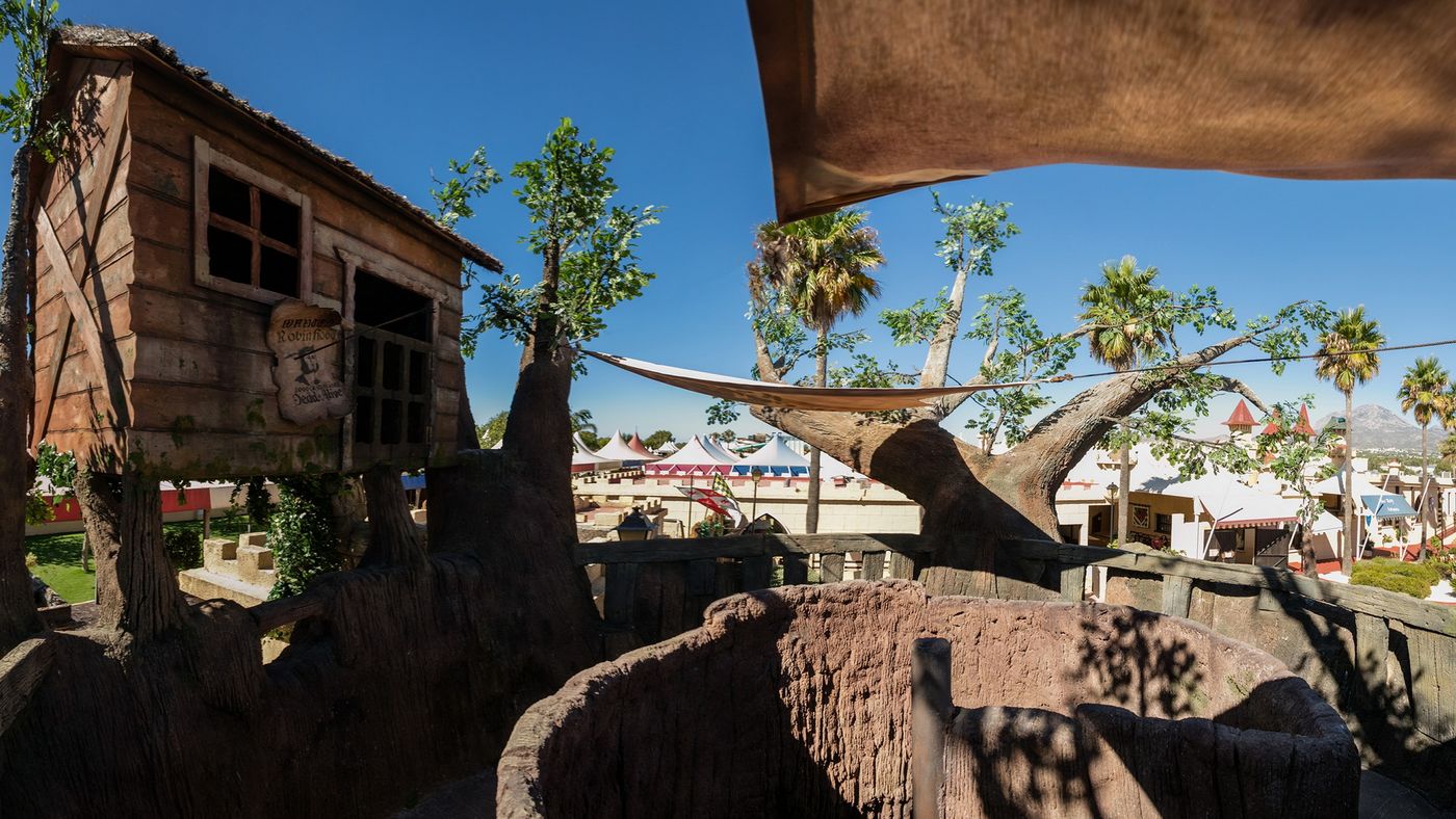 Magic-Robin-Hood-Terrace-65