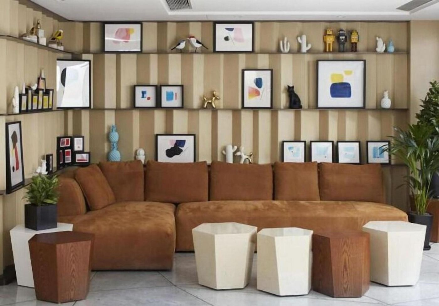 The-OTTO-Hotel-Lobby-11