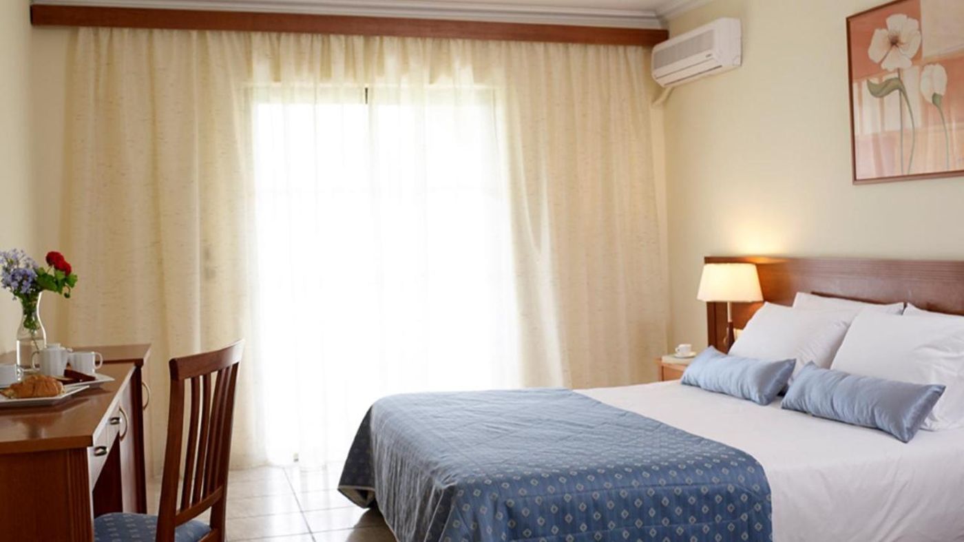 Atlantica-Porto-Bello-Beach-Room-17