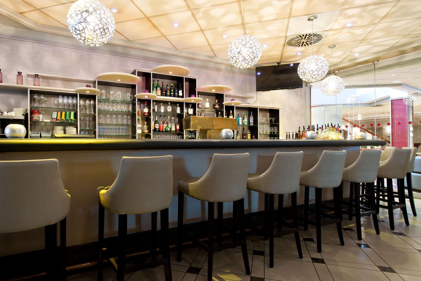 Leonardo-Hotel-Koln-Bar-17