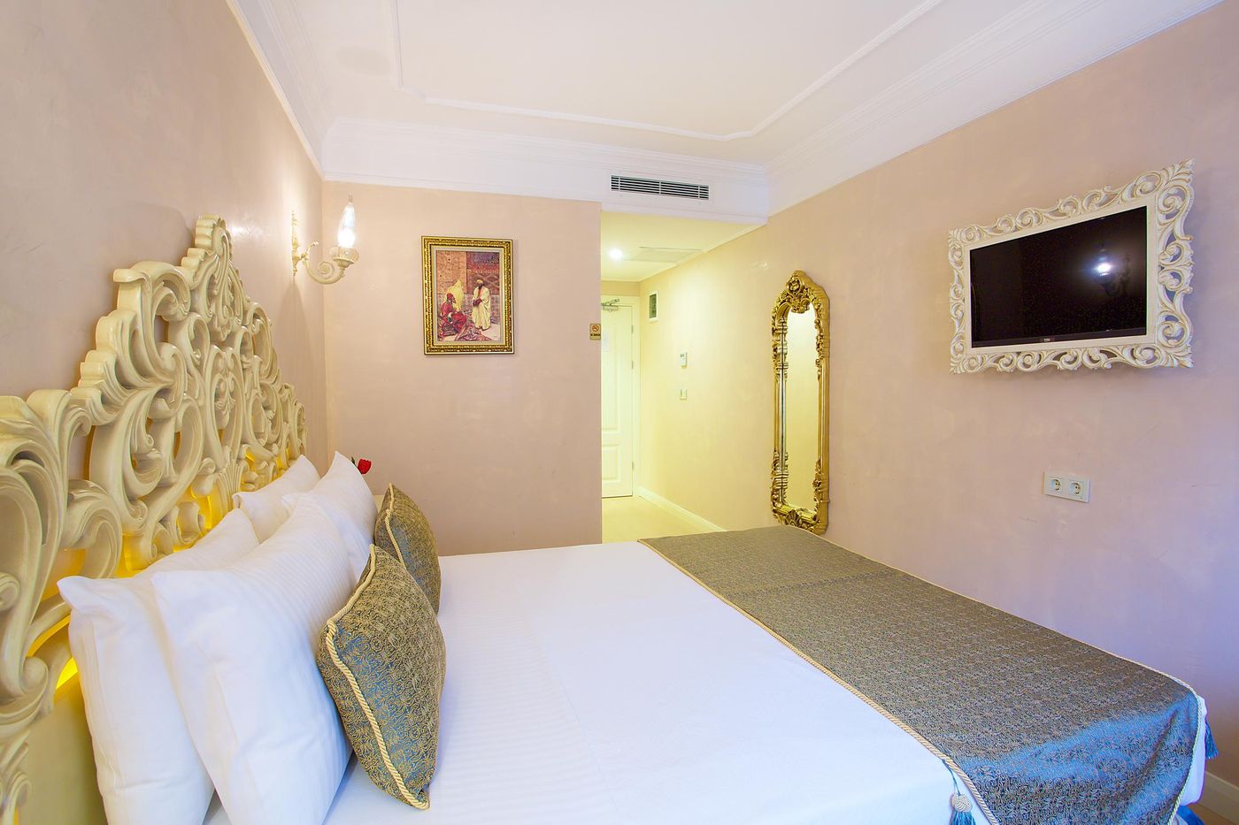 Edibe-Sultan-Hotel-Room-9