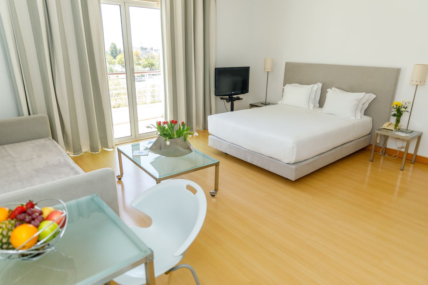 22.07.25 suites hotel Marina club