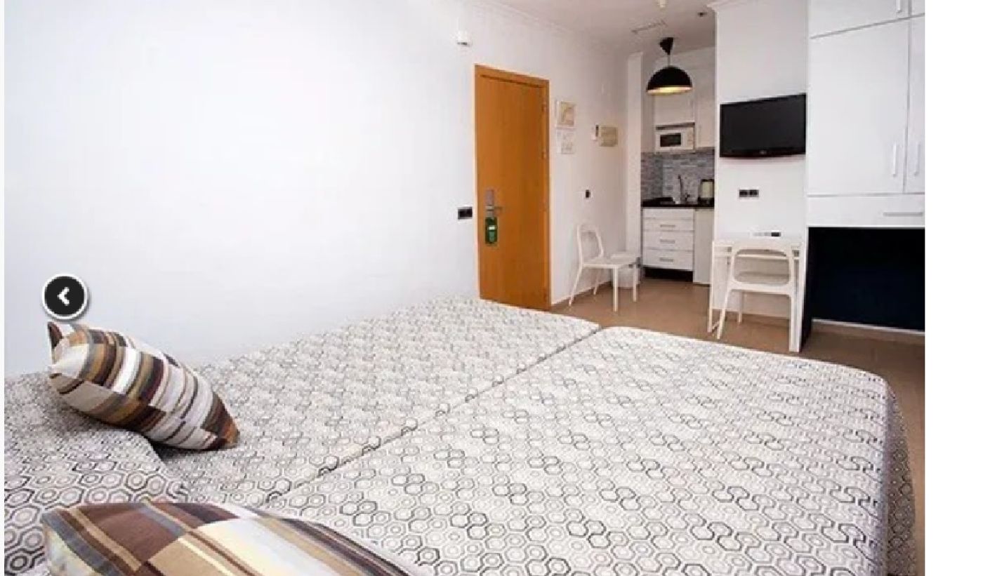 Ecuador-Park-Room-35