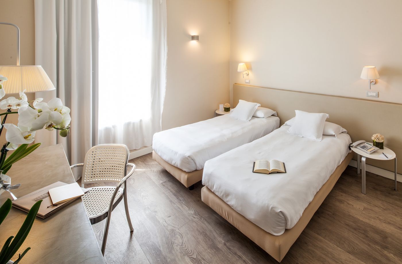 Cosmo-Hotel-Palace-Room-3