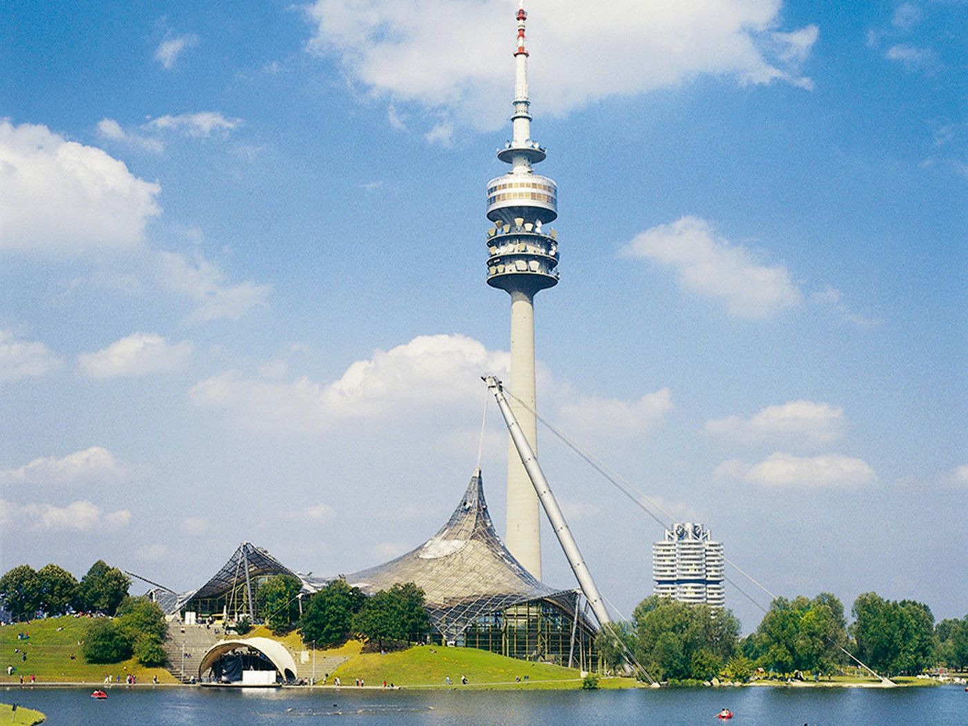 Mercure-Hotel-Muenchen-Schwabing-Sports-and-Entertainment-55