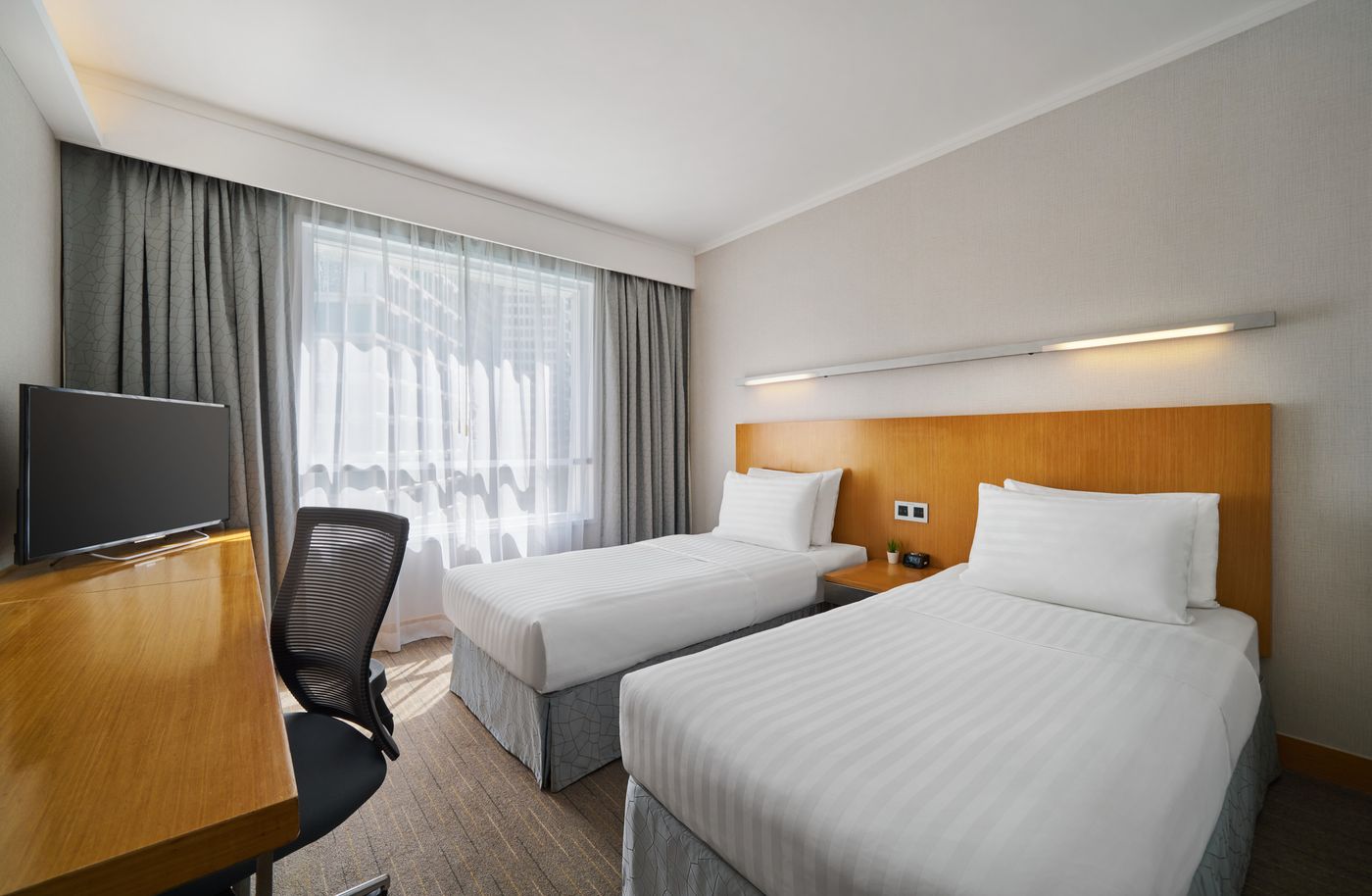 Novotel-Hong-Kong-Century-Room-26