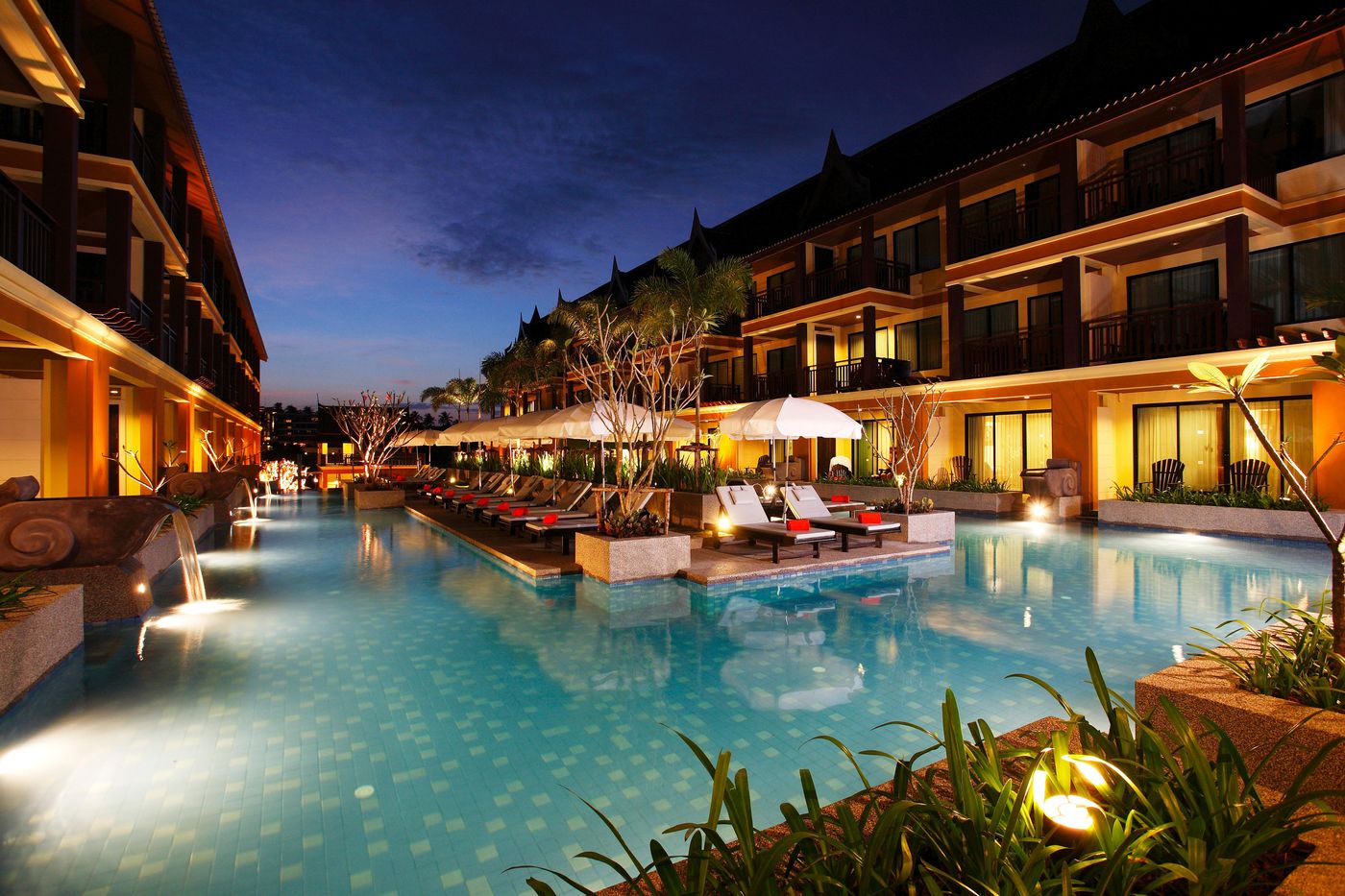 Diamond-Cottage-Resort-And-Spa-Pool-10