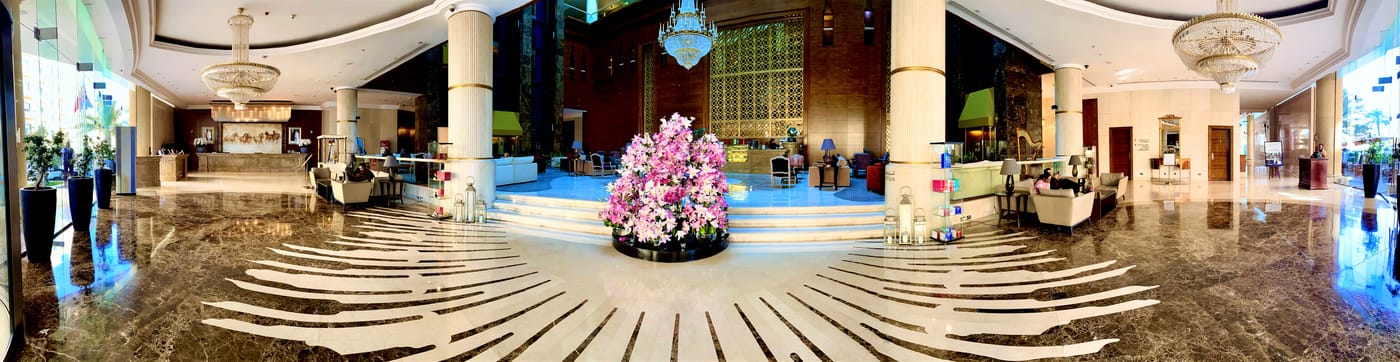 Millennium-Hotel-Doha-Lobby-16