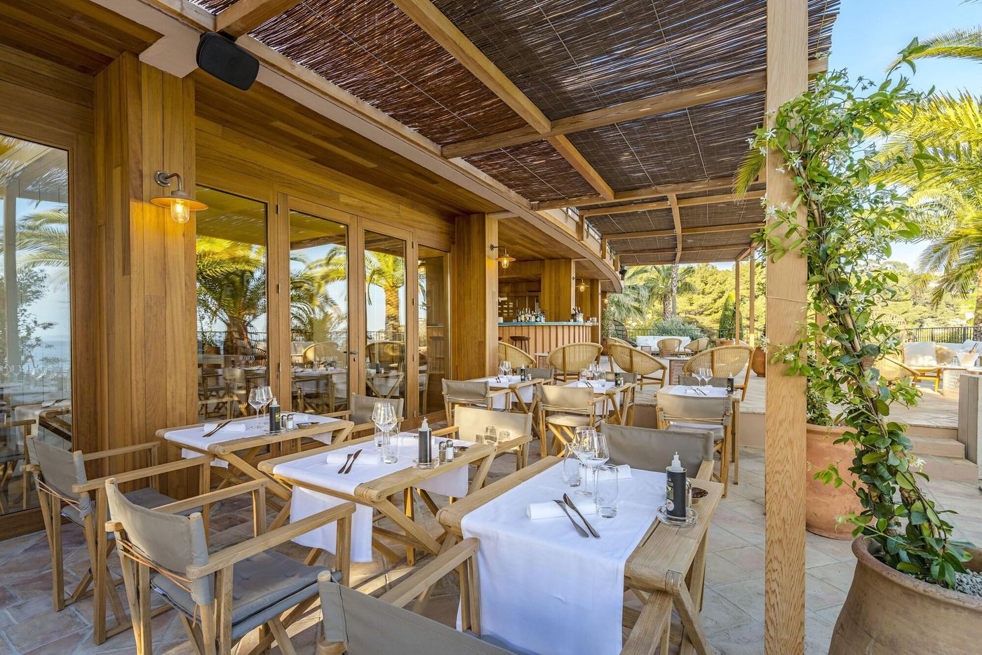 Hotel-Le-Bailli-de-Suffren-Restaurant-8