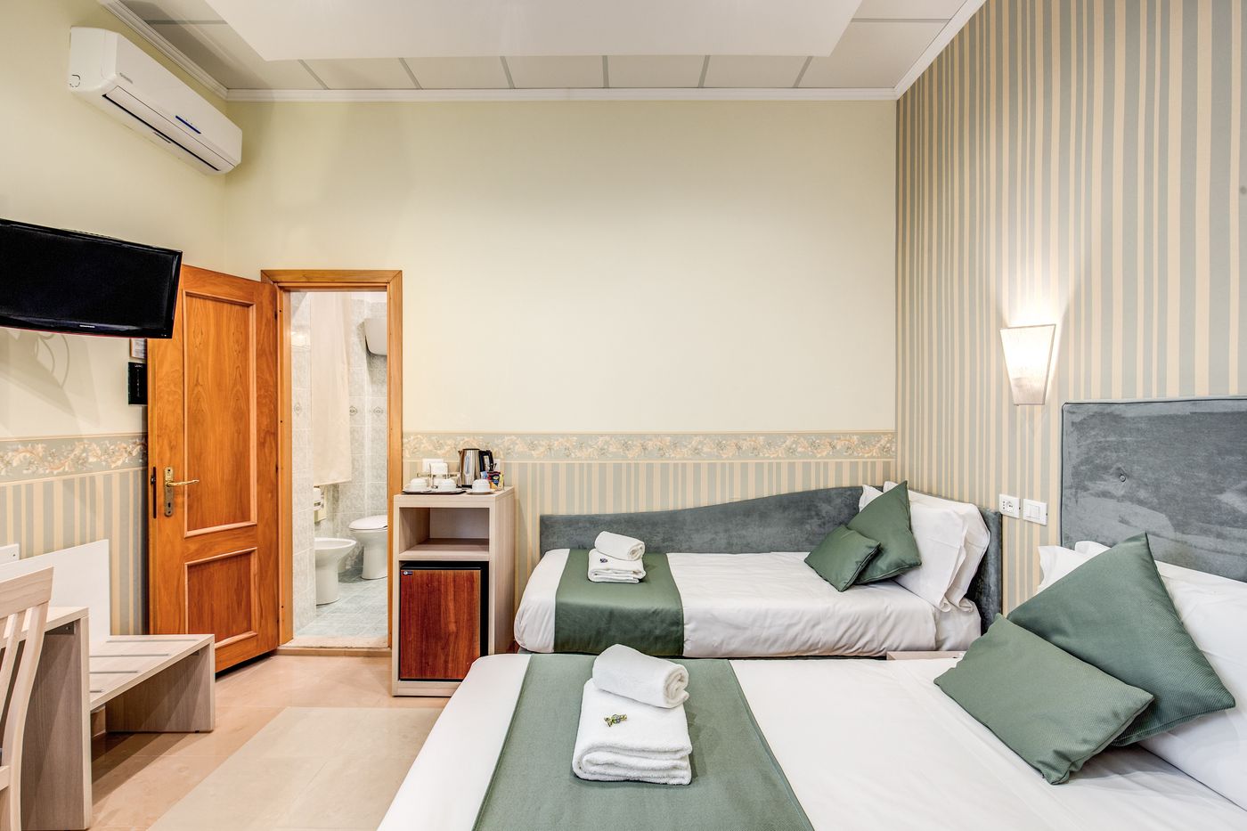 Parker-Italy-ROME-Room-9
