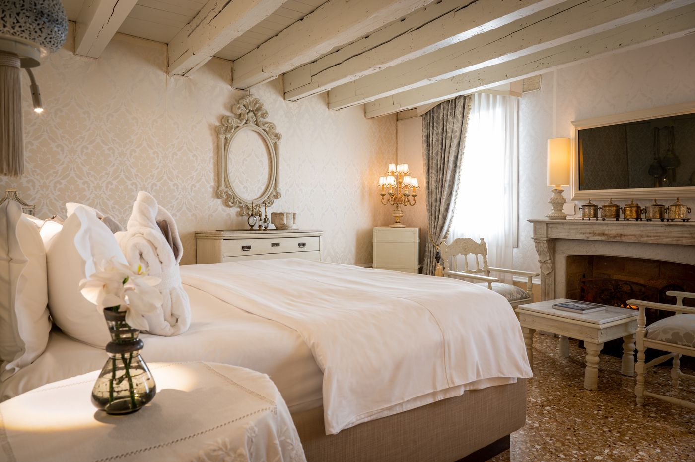 Ca--Maria-Adele-Room-23