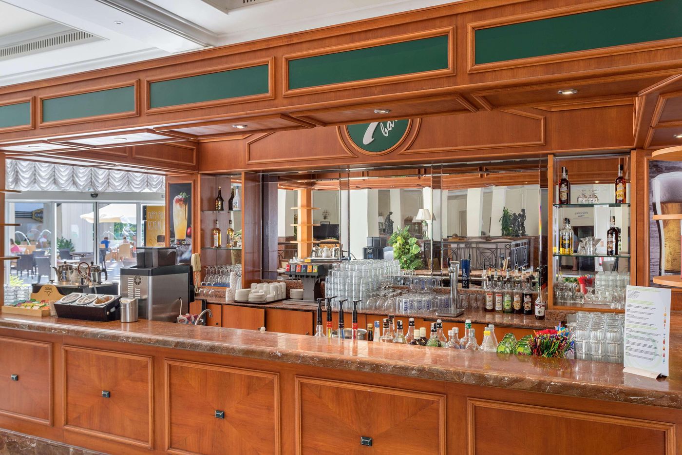 Seven-Seas-Hotel-Blue-Bar-71