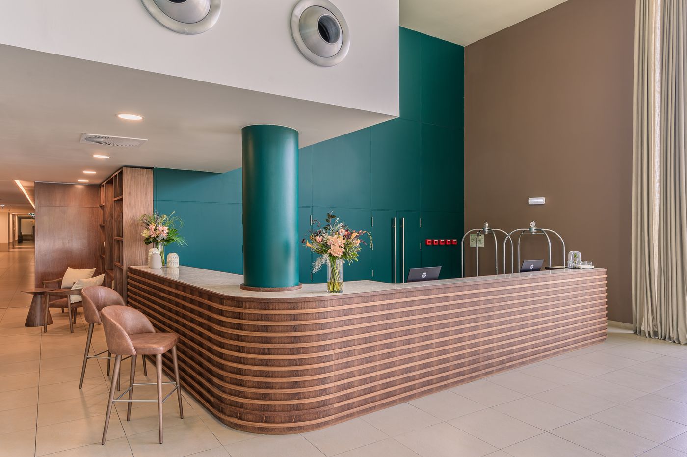 Sao-Rafael-Suites-Lobby-60