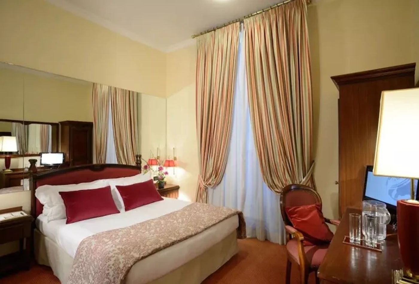 Colonna-Palace-Room-31