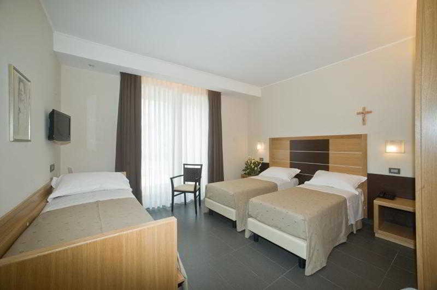 Vittoria Hotel-Italy-San Giovanni Rotondo-Room-8