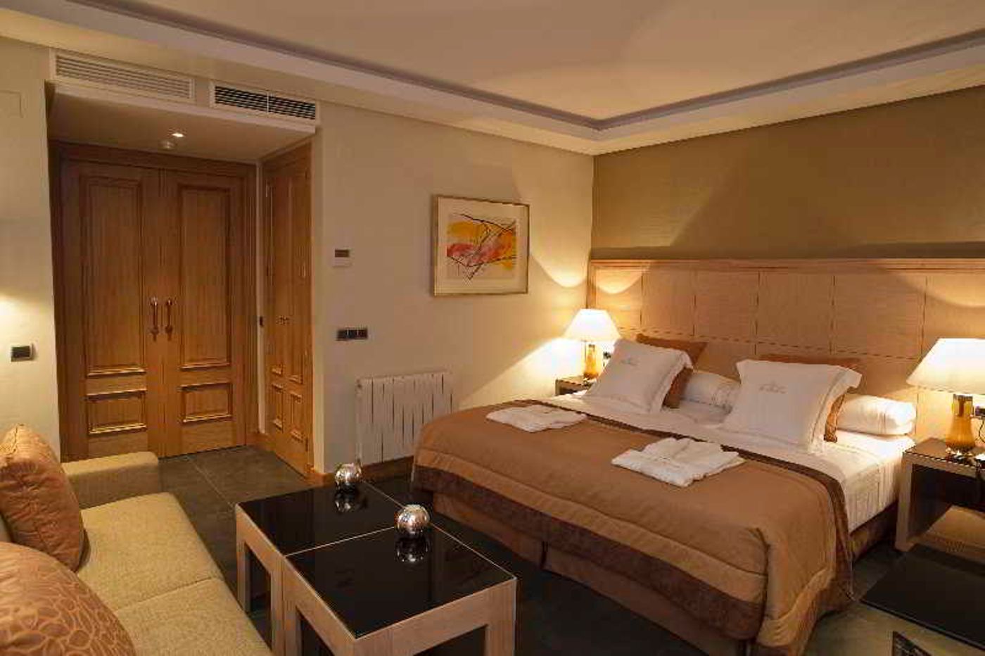 Nexus-Benalmadena-Suites-and-Apartments-Room-7