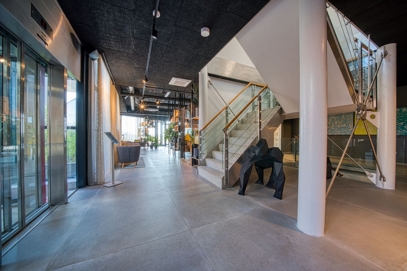 Ninetynine-Amsterdam-Airport--Trademark-Collection-General-view-18