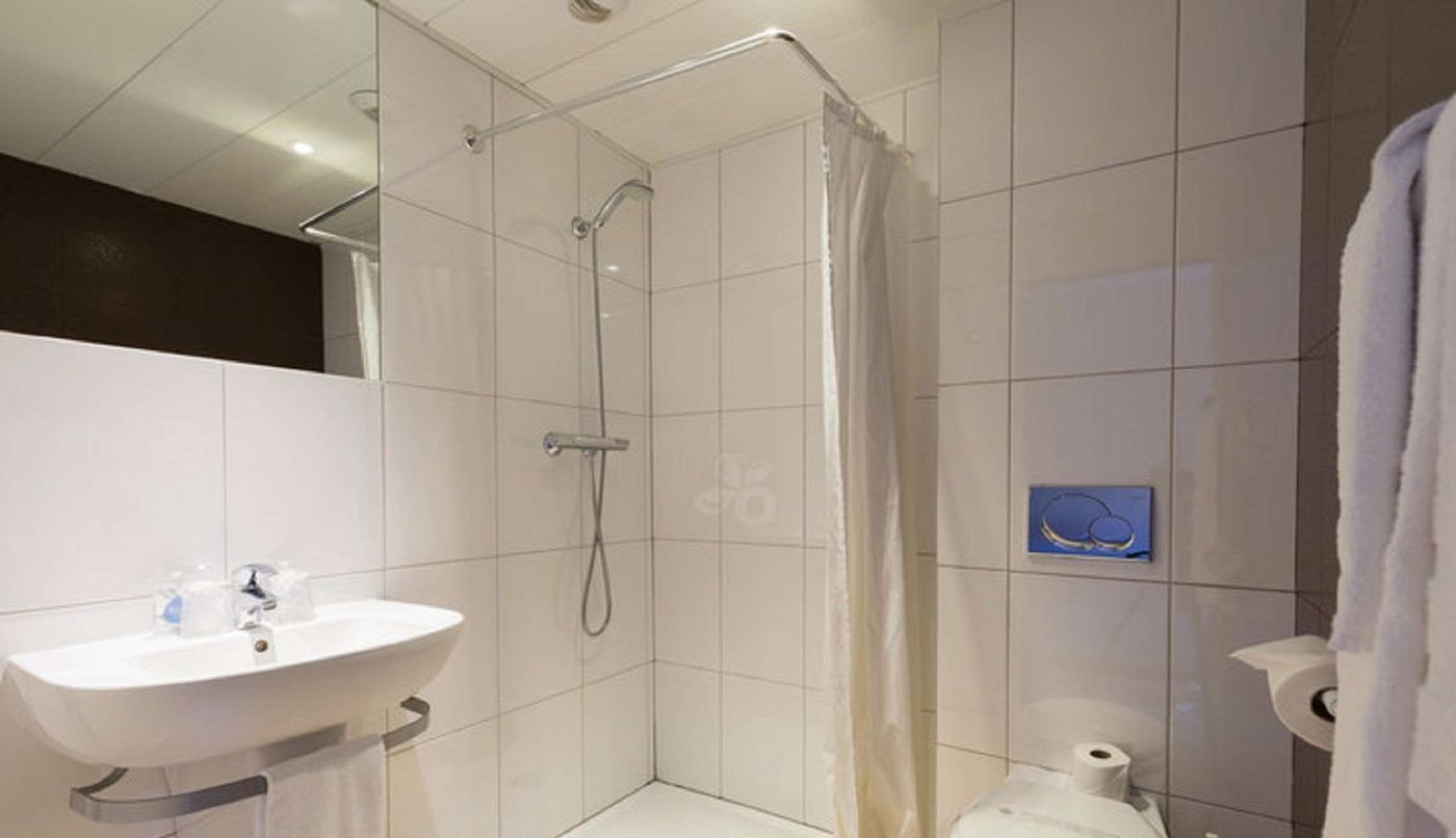 Kyriad-Nice-Centre-Gare-Room-25