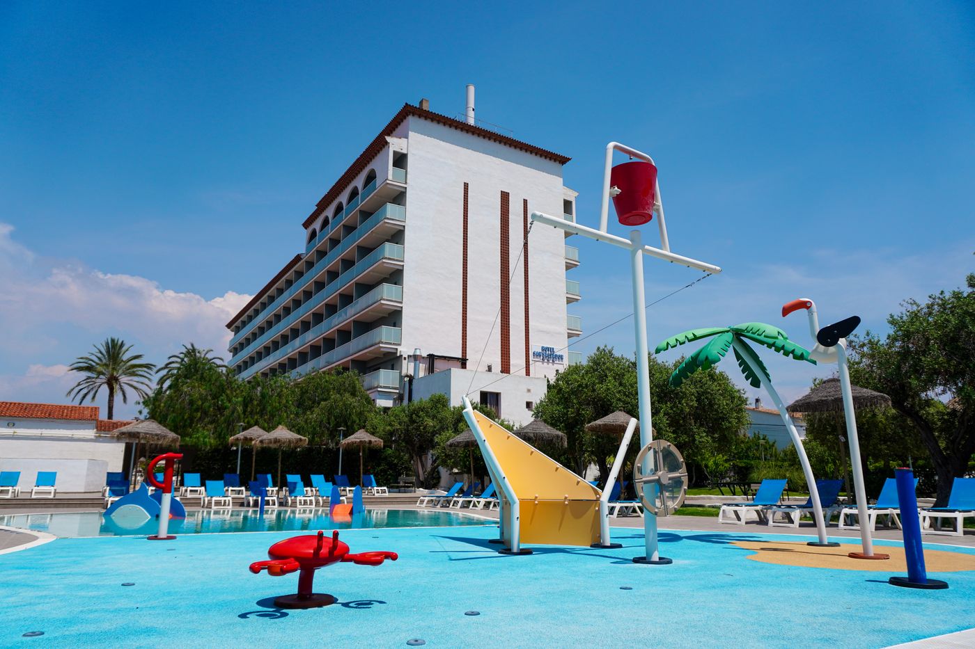 Ohtels-San-Salvador-Sports-and-Entertainment-8