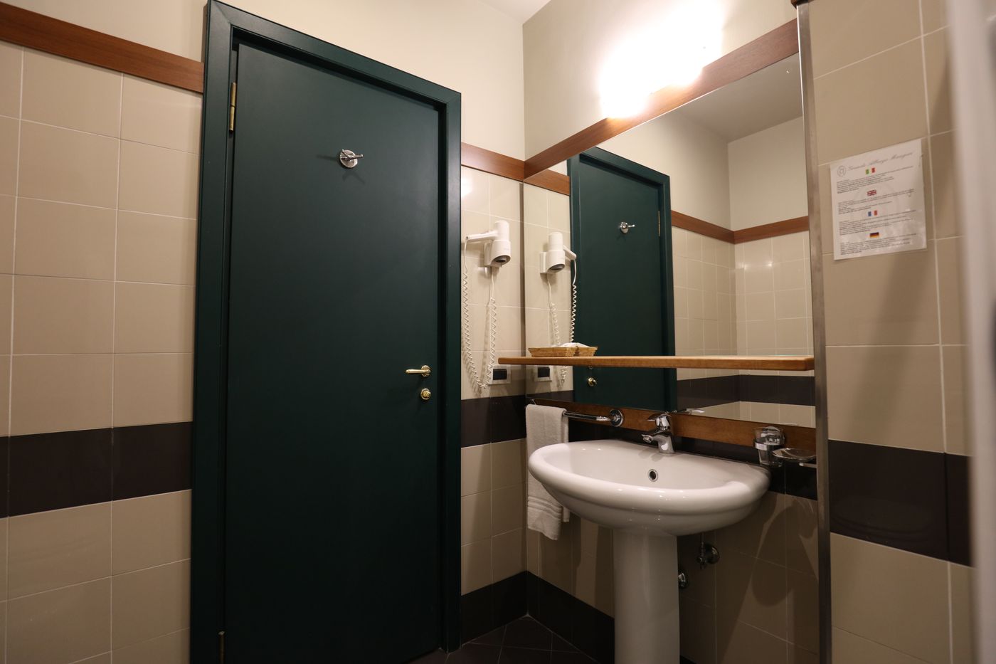 Grande-Albergo-Maugeri-Room-31