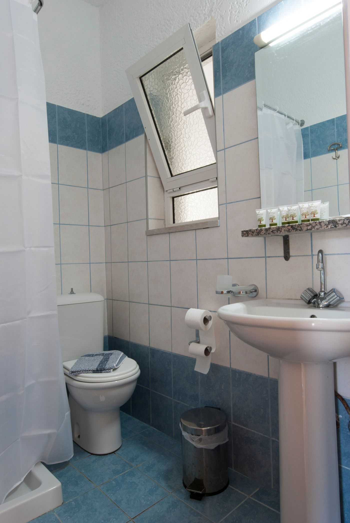 Georgia-Apartments-Room-43