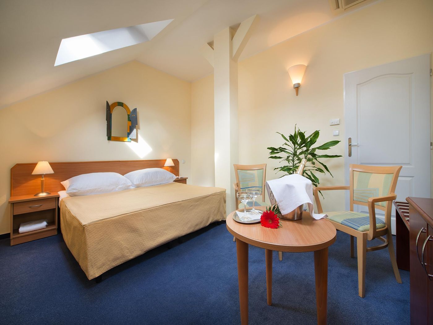 EA-Hotel-Tosca-Room-17