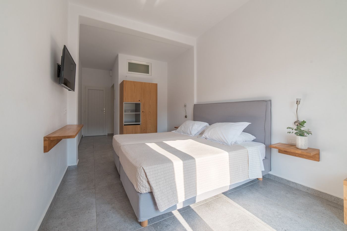 Vienoula-s-Garden-Room-18