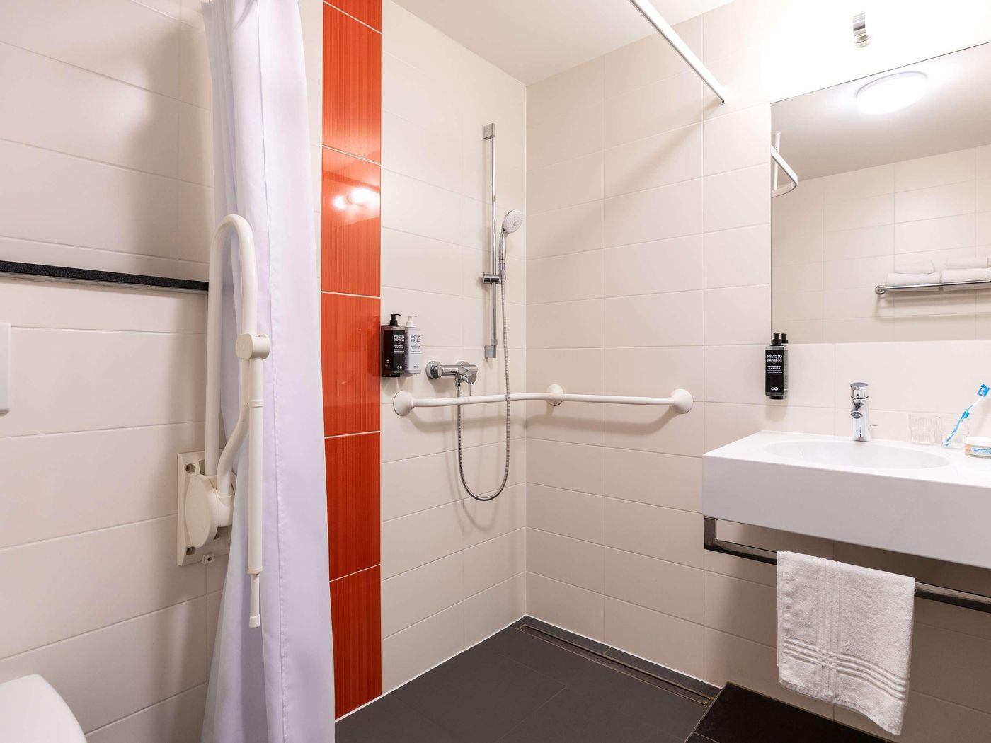 ibis-Styles-Brussels-Centre-Stephanie-Room-39