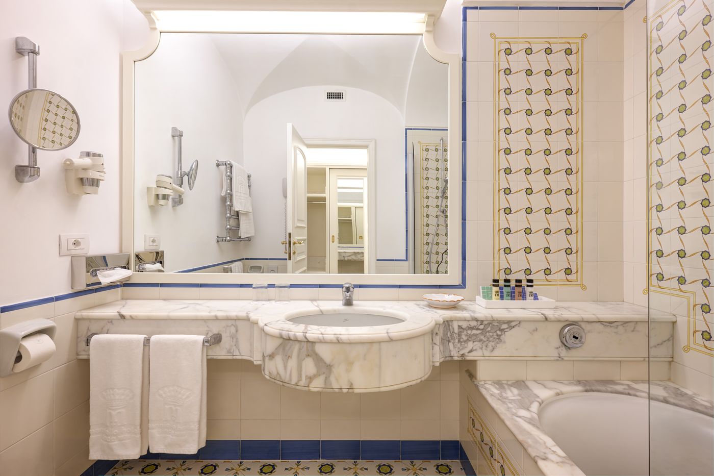 Grand-Hotel-Capodimonte-Room-38