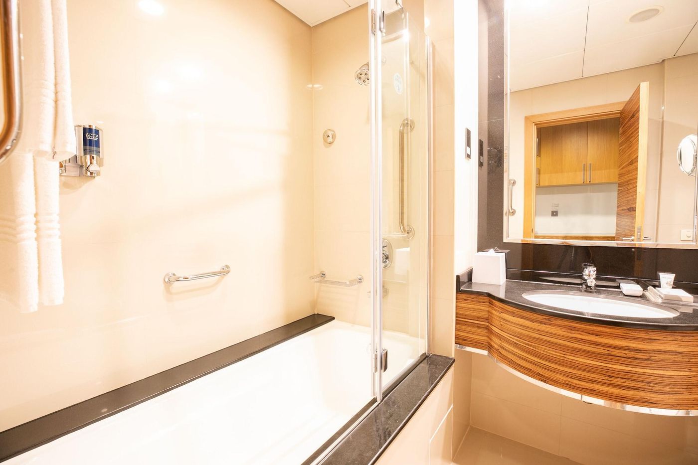 Four-Points-by-Sheraton-Downtown-Dubai-Room-30