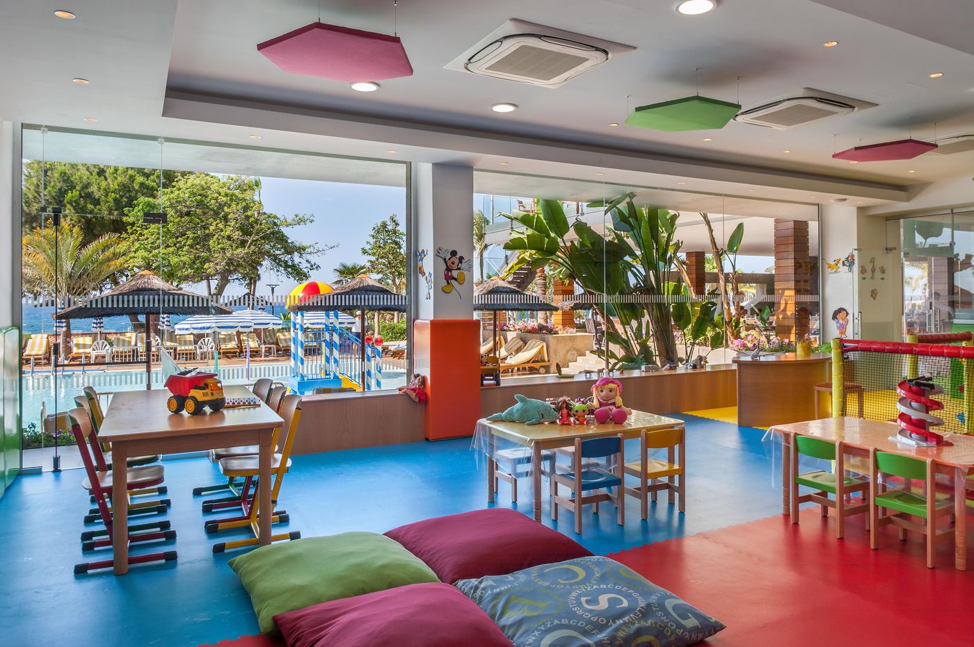 Amathus-Beach-Sports-and-Entertainment-44