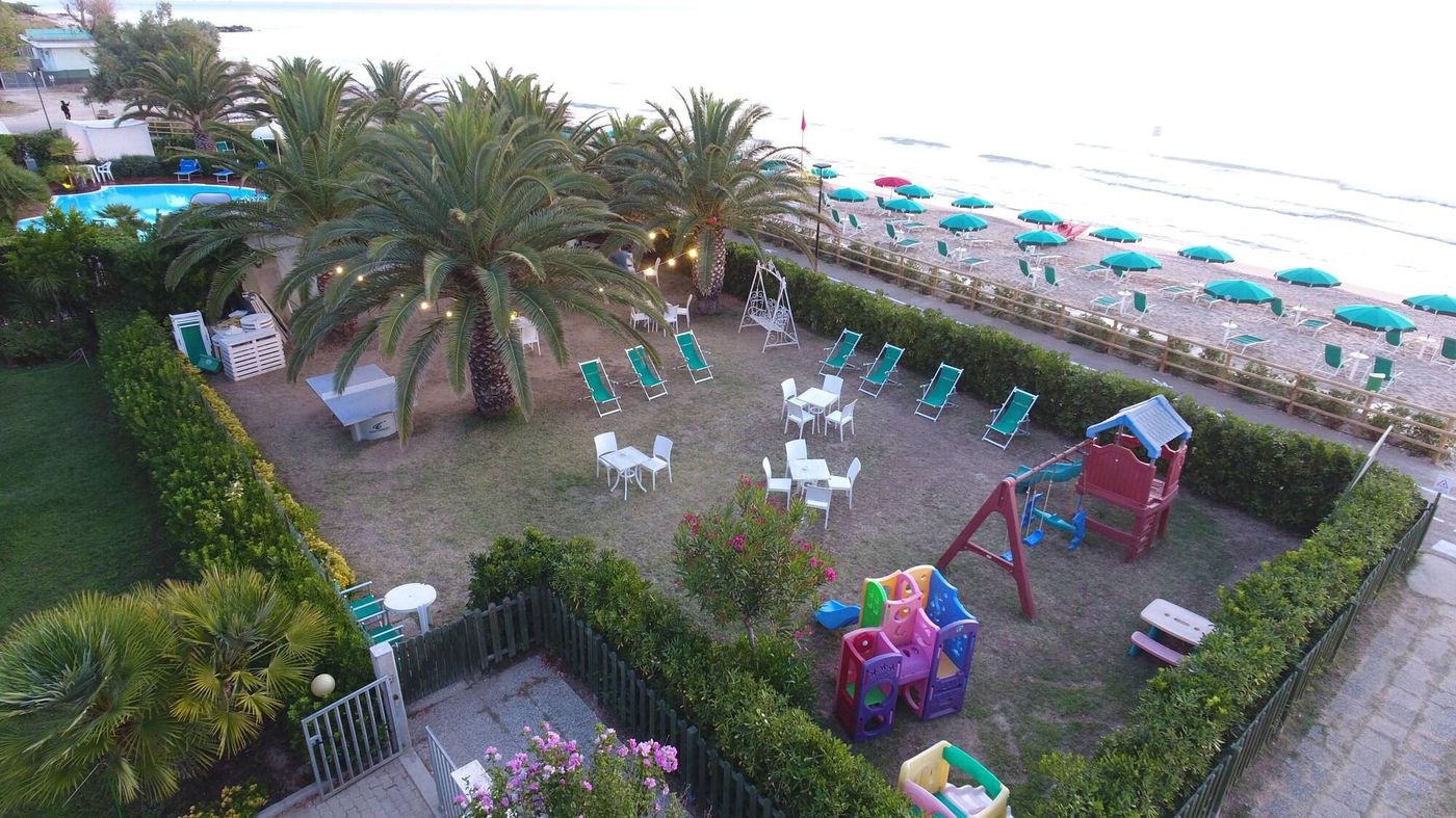 Hotel-Ambasciatori-General-view-34