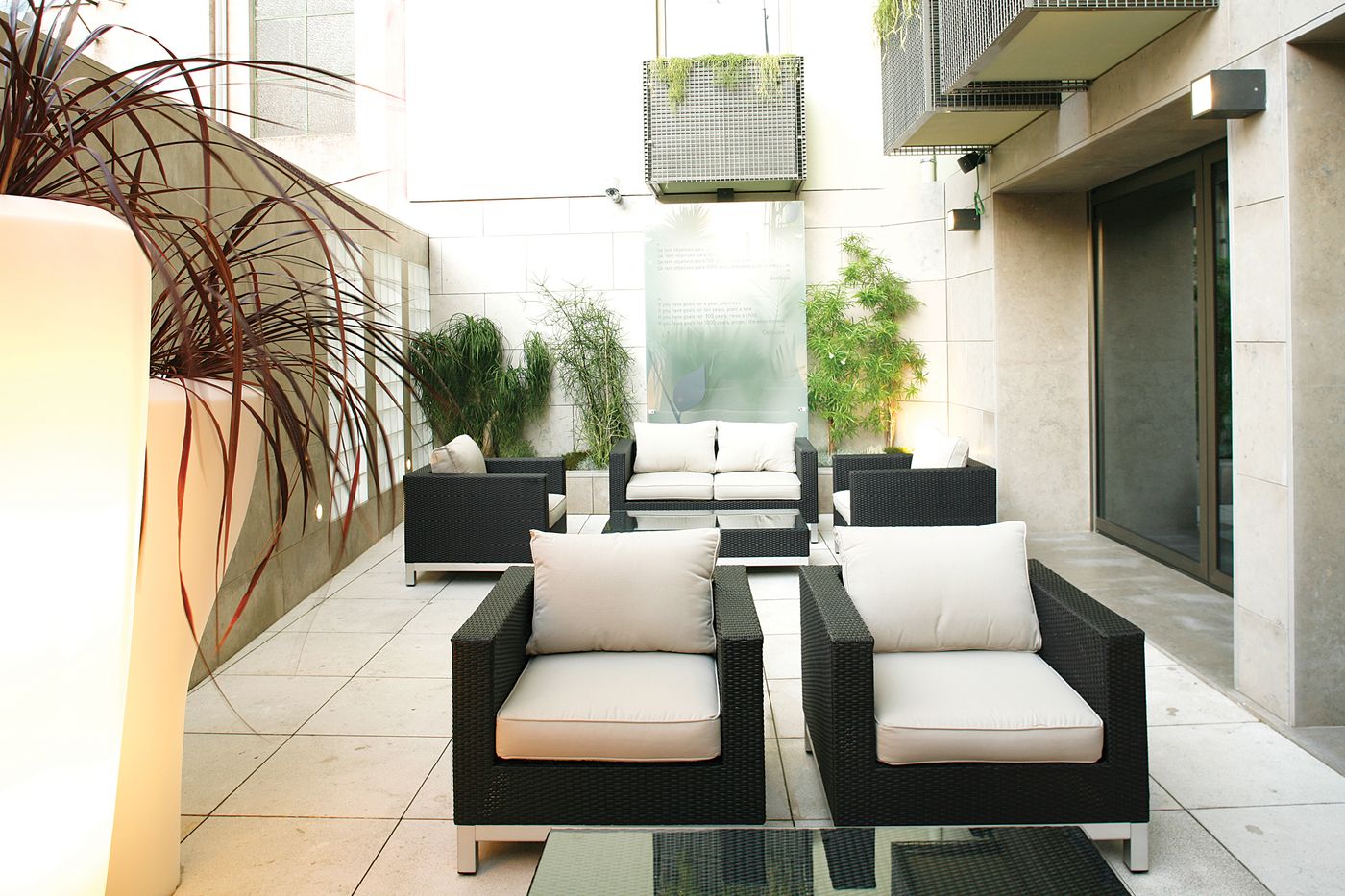 Neya-Lisboa-Hotel-Terrace-55