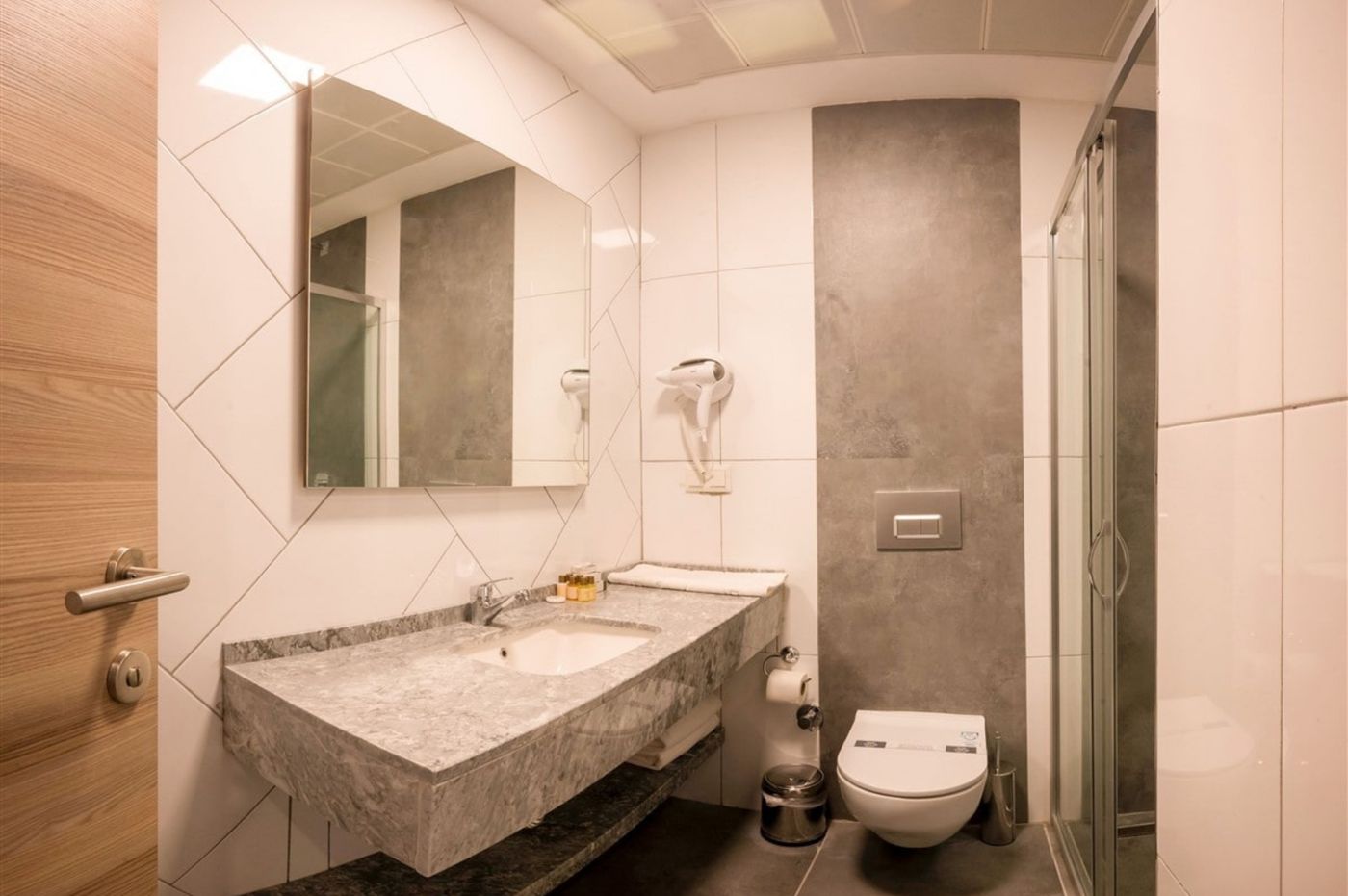 King-City-Hotel-Room-26