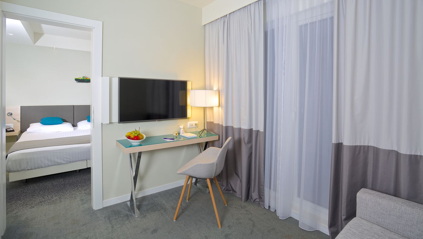 Park-Plaza-Belvedere-Room-29