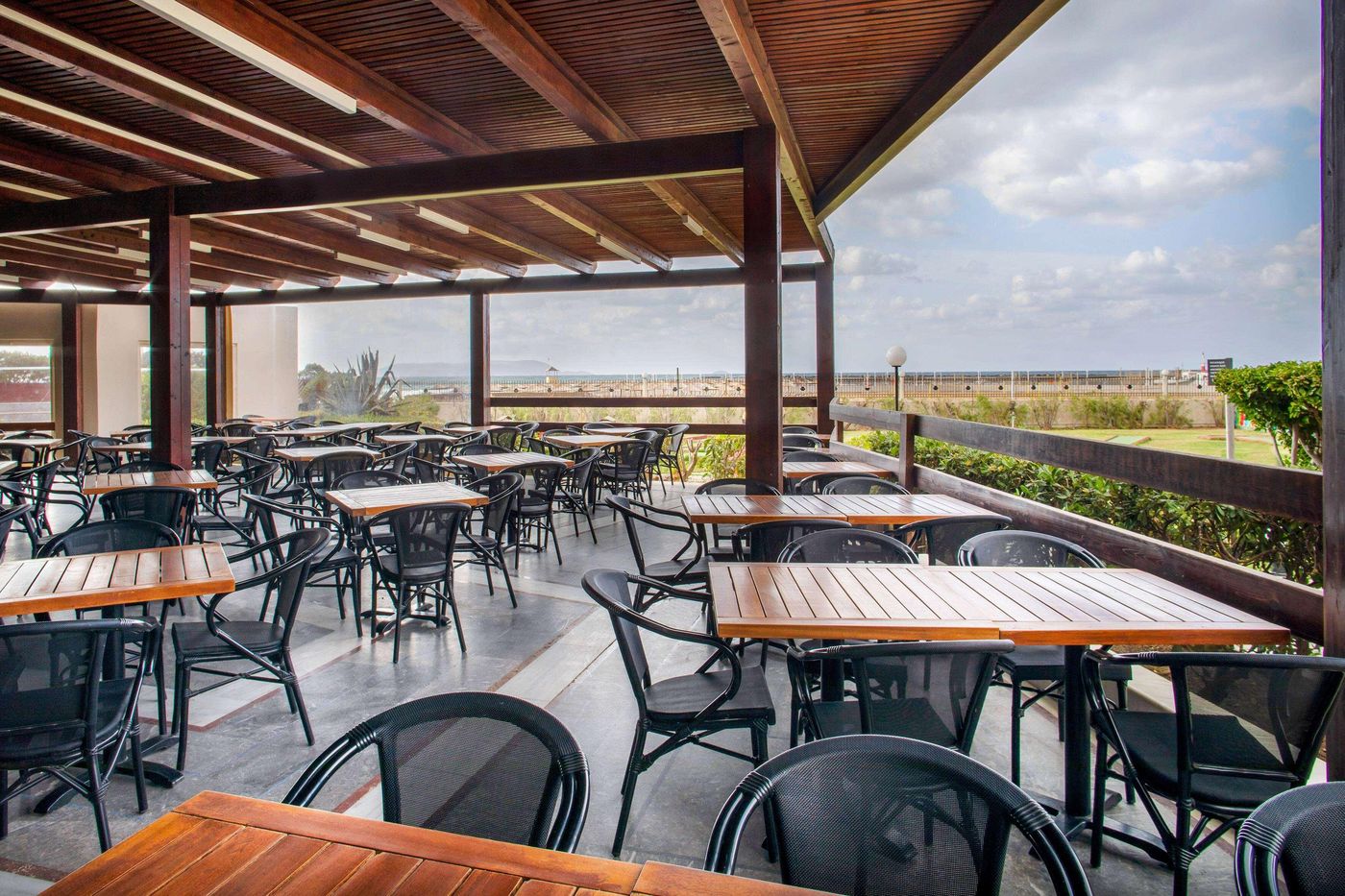 Marina-Beach-Restaurant-22