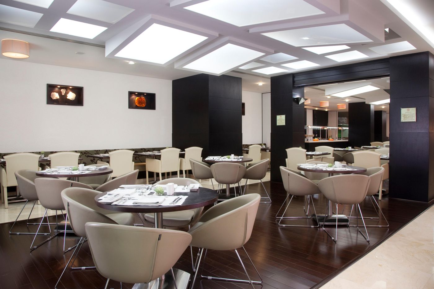 Holiday-Inn-Dubai-Al-Barsha-Restaurant-45