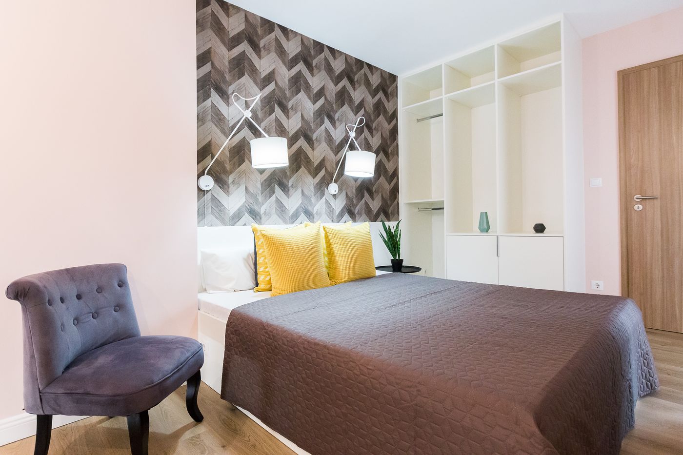 Vagabond-Broadway-Room-17