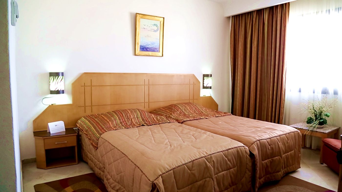 Diplomat-Hotel-Room-2