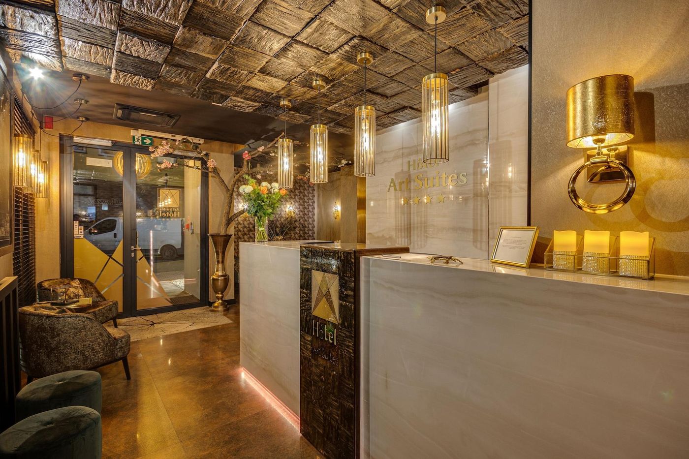 Art-Suites-Hotel-Lobby-11